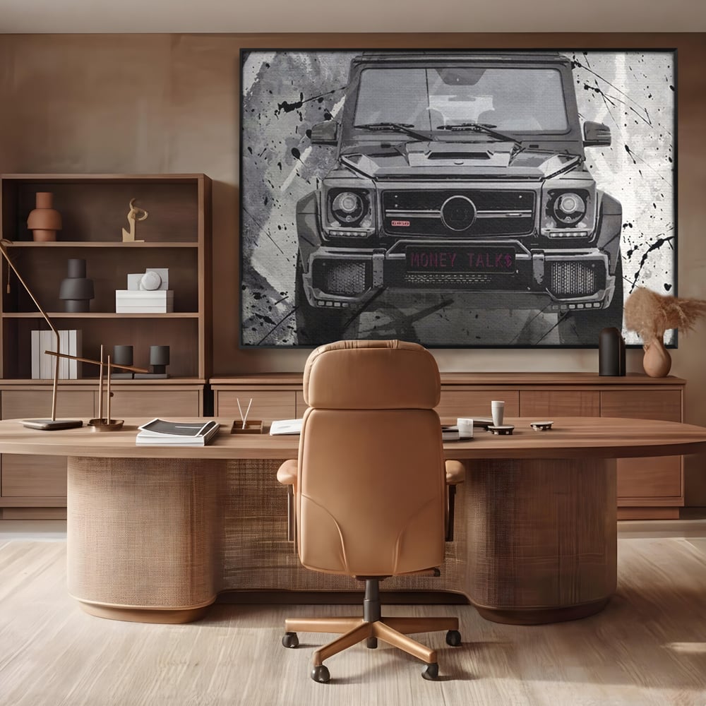 Tablou canvas cu tablou canvas cu masina mercedes neagra, in rama de aluminiu negru, pe perete intr-un birou